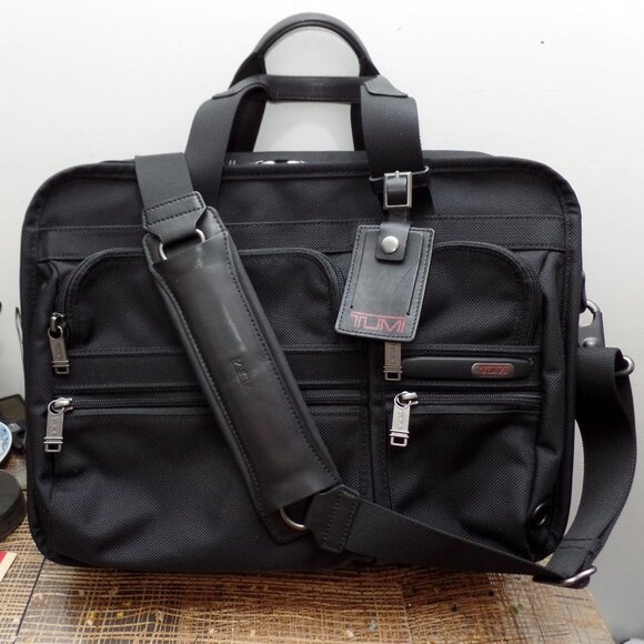 Tumi Expandable Organizer Computer Bag Gen 4.2 Black